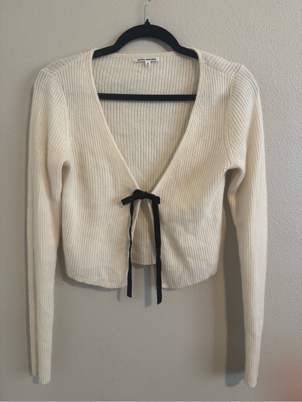 Reformation Cream Ribbed V-Neck Tie-Front Sweater with Black Bow - Size S
